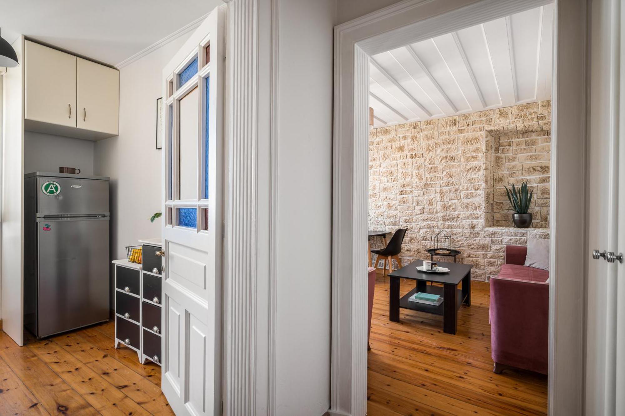 Laval Apartment Mantouki Esterno foto