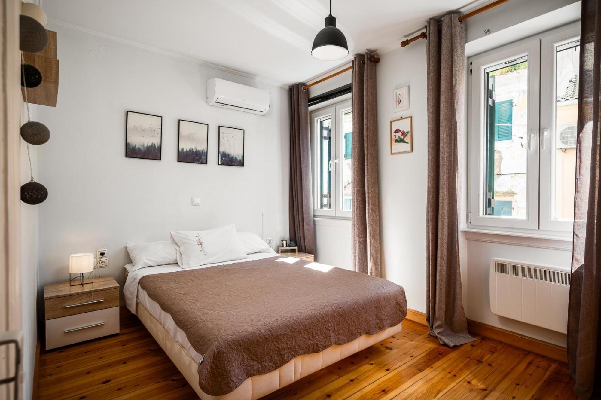 Laval Apartment Mantouki Esterno foto