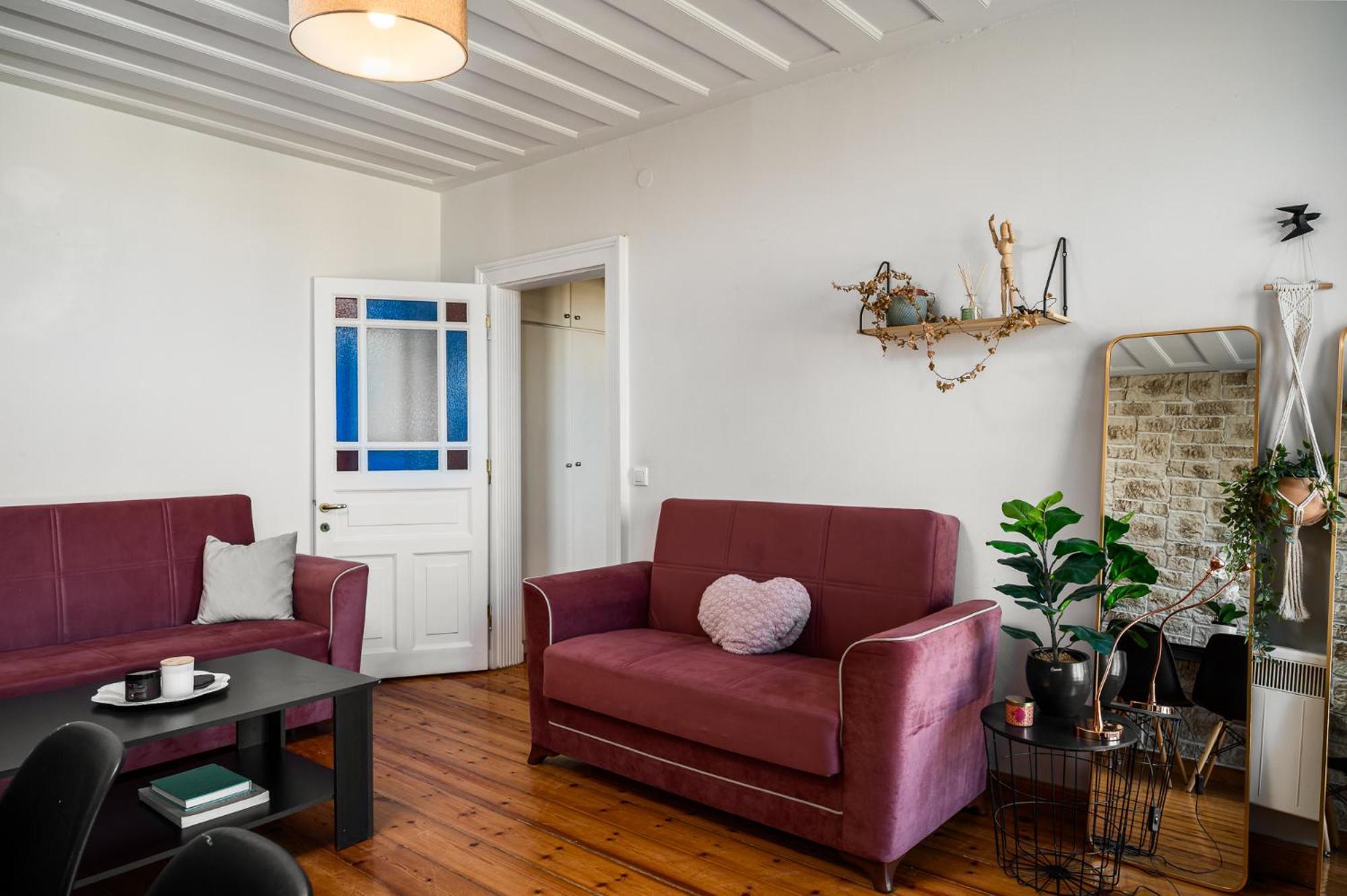 Laval Apartment Mantouki Esterno foto
