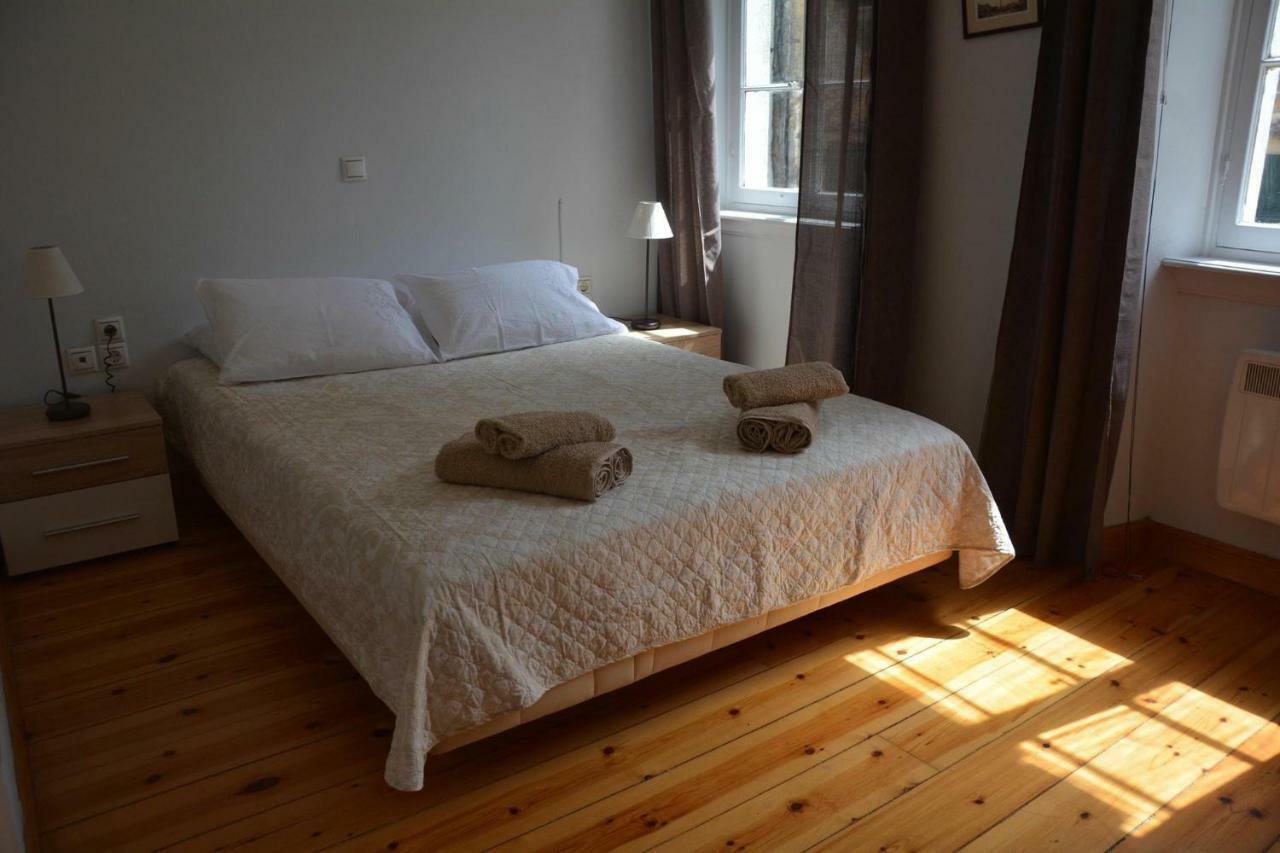Laval Apartment Mantouki Esterno foto