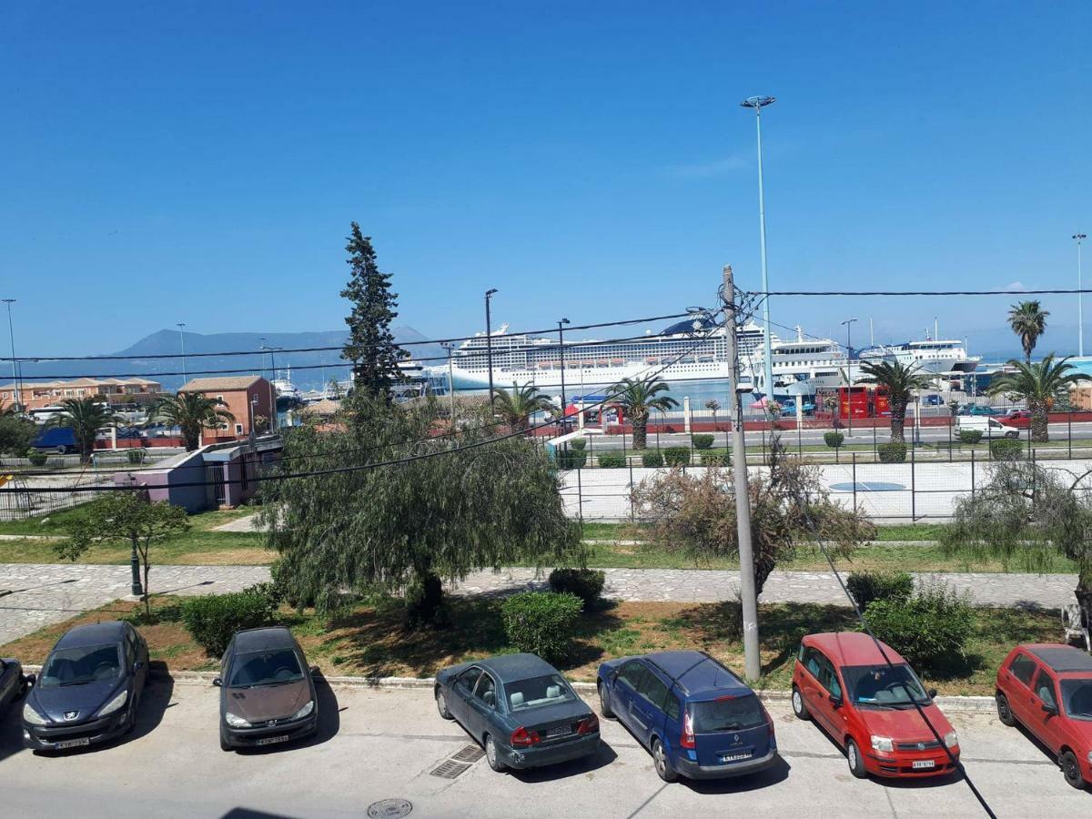 Laval Apartment Mantouki Esterno foto